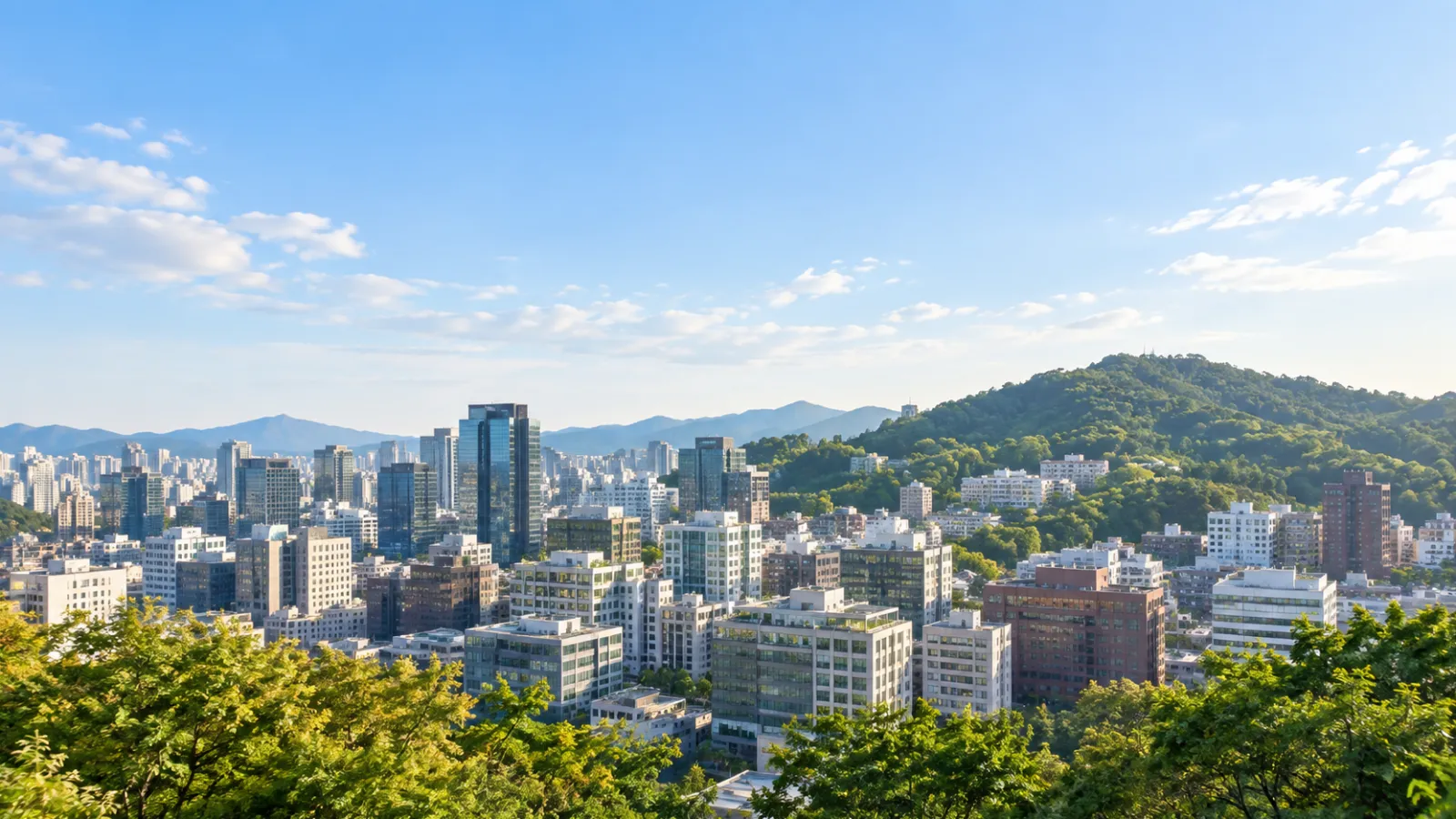 서울특별시 중구의 도심과 남산 자락 녹지 특성을 참고해 AI로 생성한 가상 지역 분위기 이미지입니다. 실제 사진이나 학교·학원의 실제 건물이 아닙니다.