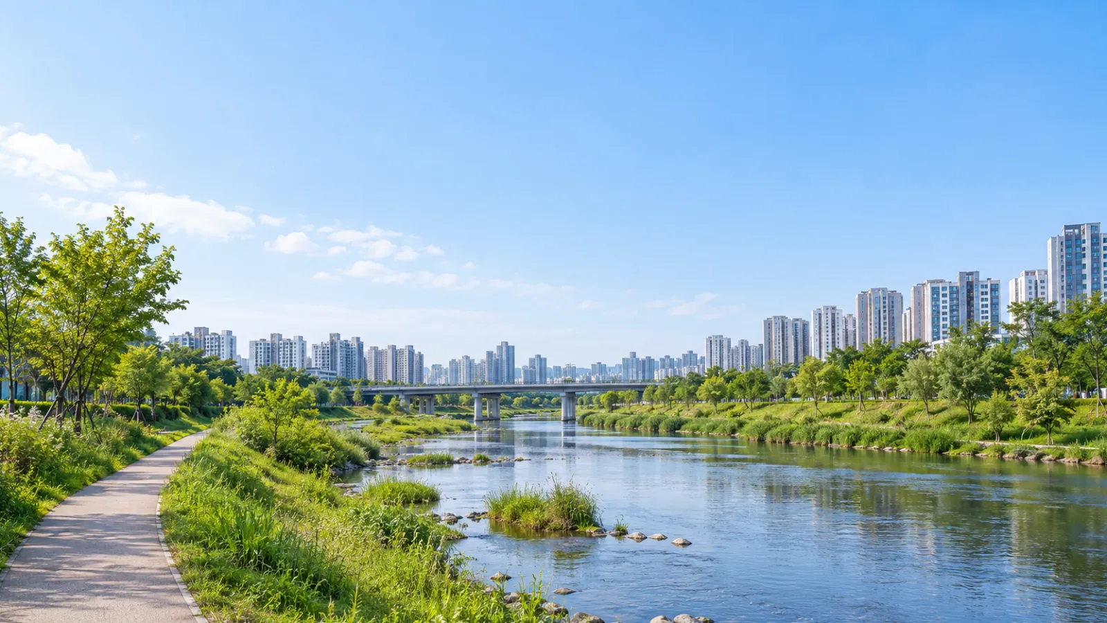 서울특별시 구로구의 안양천·도림천과 하천변 녹지 등 지리적 특징을 참고한 AI 생성 가상 지역 분위기 이미지. 맑은 자연광 아래 하천과 녹지, 도시 풍경을 표현했으며 실제 장소나 학교·학원 건물의 사진이 아닙니다.