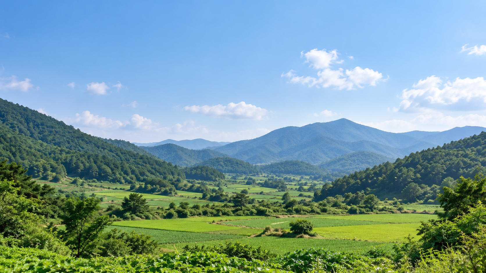 전북특별자치도 장수군의 산지와 농촌 지리 특성을 참고해 만든 가상의 산과 들 풍경. 실제 장소를 촬영한 사진이 아닌 AI 생성 지역 분위기 이미지입니다.