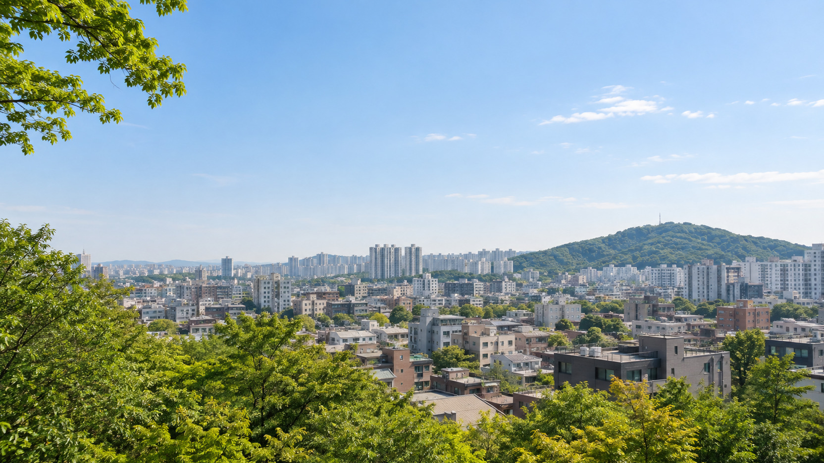 경기도 부천시 원미구의 도심과 낮은 녹지 산지 특성을 참고해 AI로 생성한 지역 분위기 이미지입니다. 실제 장소나 학교·학원 건물을 촬영한 사진이 아닌 가상 장면입니다.