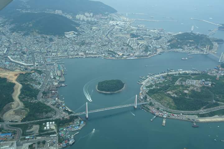 2017년 5월 21일 촬영한 여수시와 주변 섬의 항공 전경