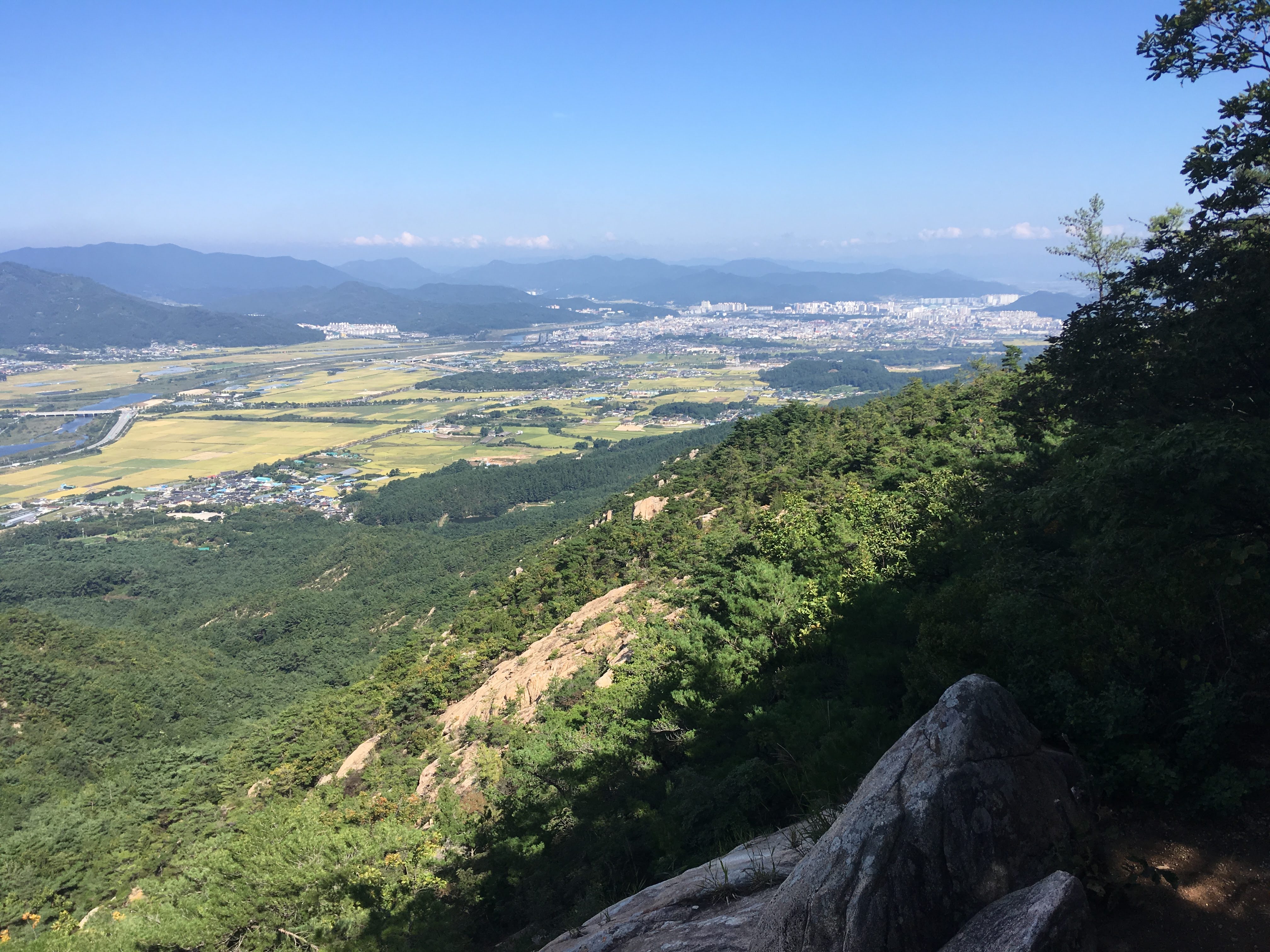 2018년 10월 경주 남산에서 바라본 경주시 전경