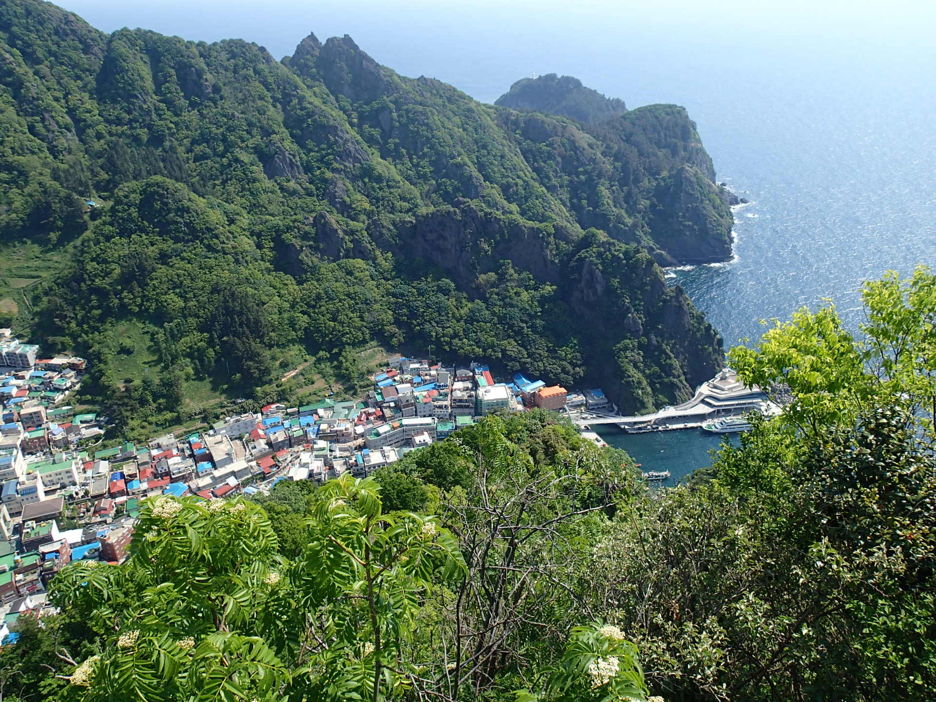 2014년 5월 7일 촬영한 경상북도 울릉군 도동 전경