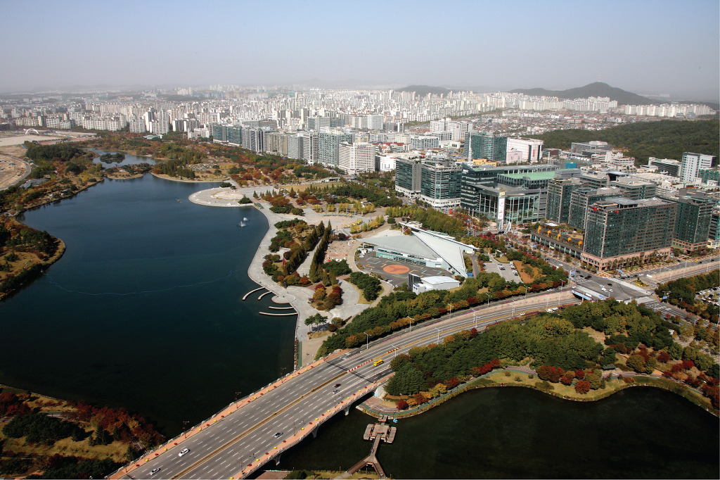 2011년 9월 촬영된 고양시 일산동구 호수공원과 일산 신도시 전경