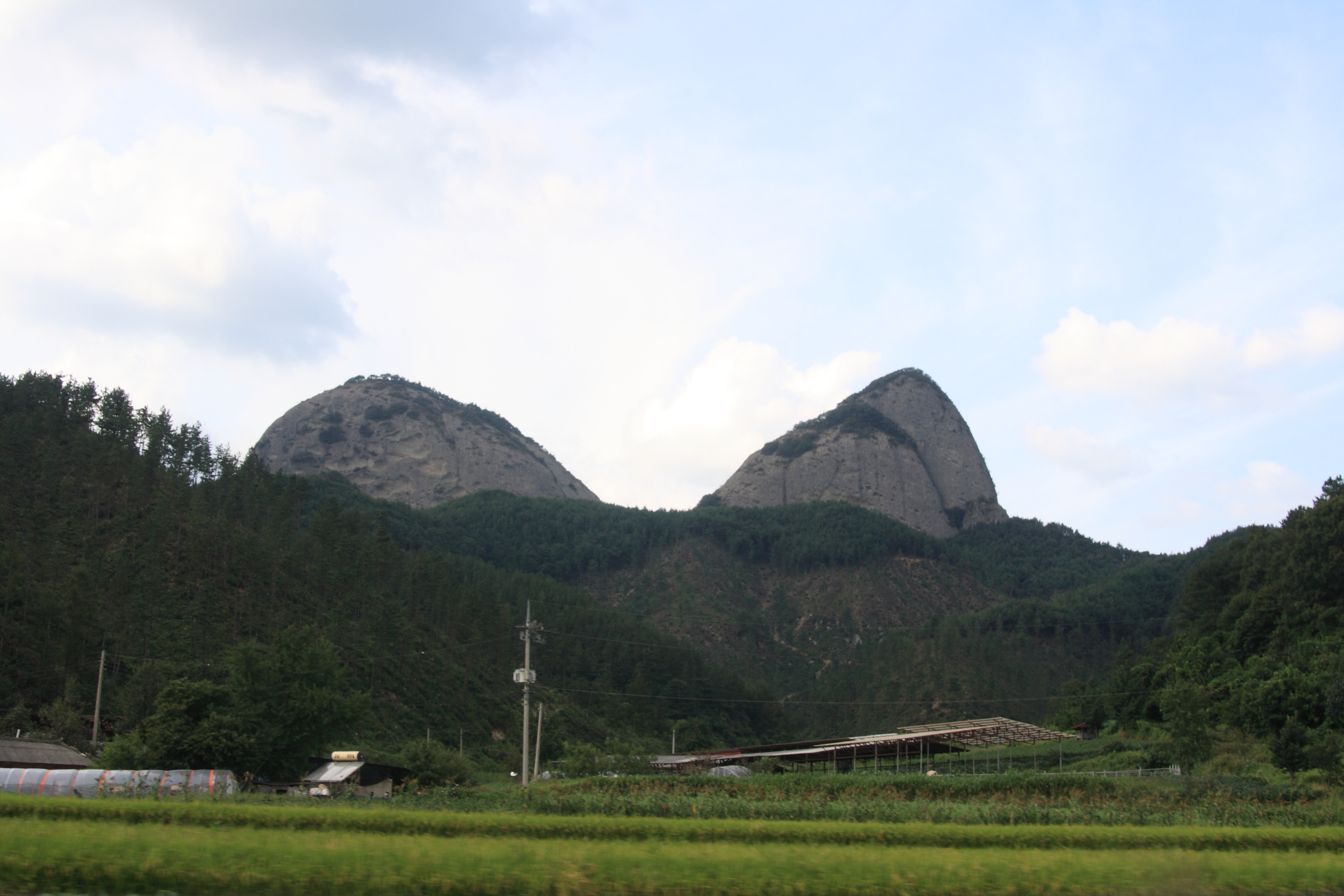 2009년 9월 4일 촬영한 전북특별자치도 진안군 마이산 전경